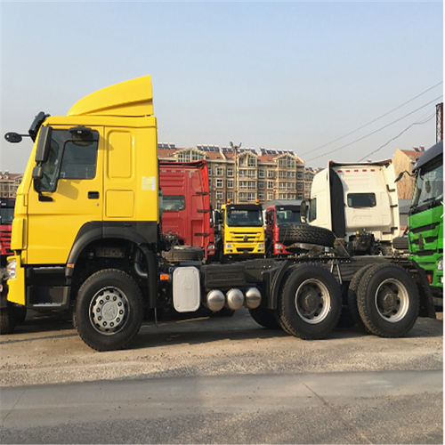 白いトレーラーの頭部40tの索引車6x4のトラクターのトラックのユーロ2の12.00R20タイヤ