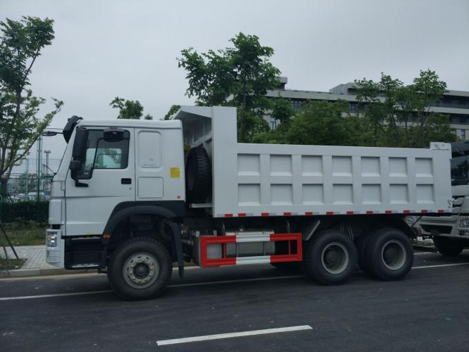 安全なSinotruk Howoのダンプカーの重負荷のトラックの低い石油消費