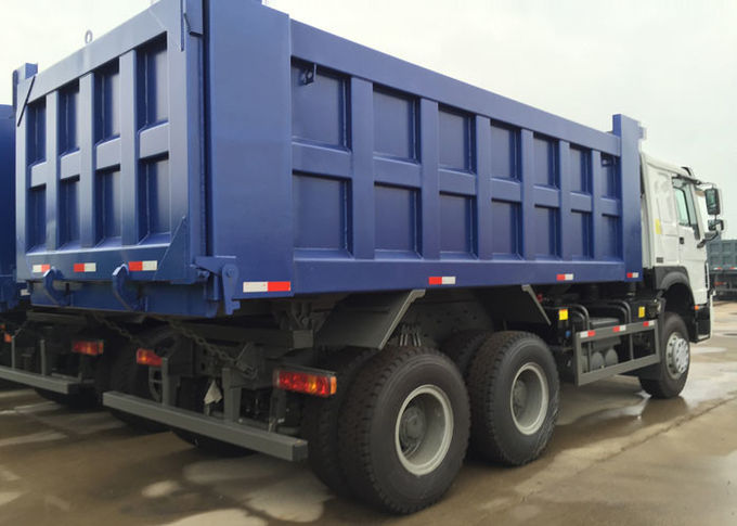 LHD 6X4 SINOTRUK HOWOのダンプカーのダンプ トラックのユーロ2 336HPエンジンHYVAの前部持ち上がること