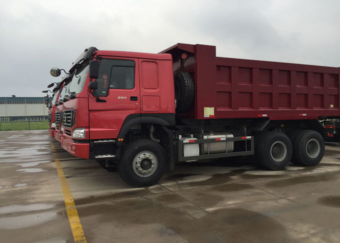 LHD 6X4 SINOTRUK HOWOのダンプカーのダンプ トラックのユーロ2 336HPエンジンHYVAの前部持ち上がること