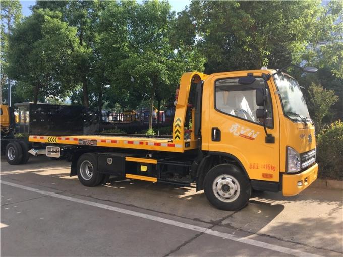 Sinotruckの軽量レッカー車のレッカー車の道の回収車のユーロ2