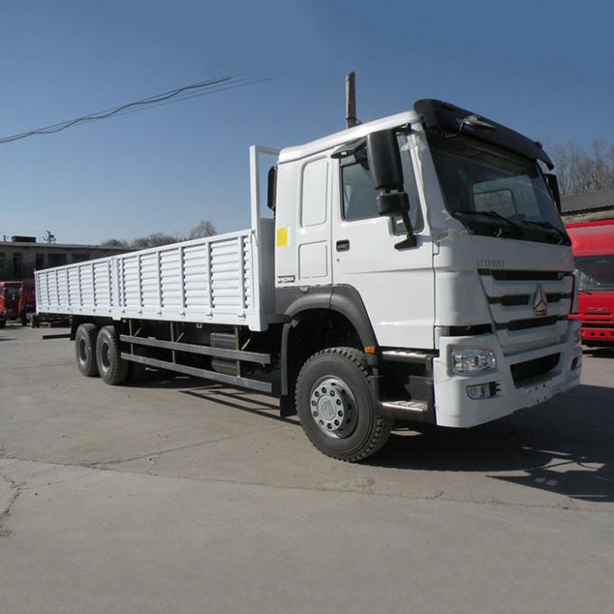 Sinotruk Howo 6X4の重い貨物トラックのユーロIIのエミッション規格21-30トン