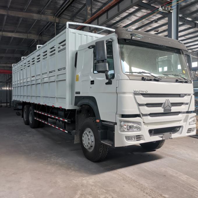 Sinotruk Howo 6X4の重い貨物トラックのユーロIIのエミッション規格21-30トン