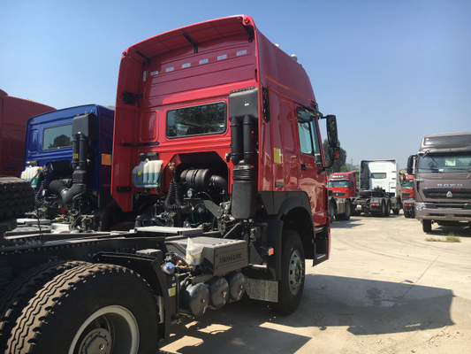 2人の眠る人が付いている371hp HW79の小屋のSinotruk Howo7のトラクターの索引車のトラック