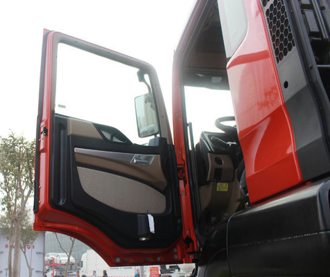 Sinotruk Howo 8x8すべての車輪ドライブ索引車のトラック371hp 20-60のトン容量