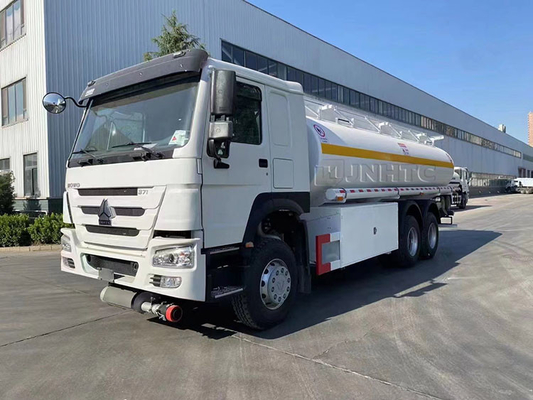 6x4 20000L Sinotruk Howoのタンク車371hp LHDの運転