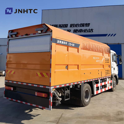 HOWO A7 H5 8cbmの運転される理性的なアスファルト スプレーヤーのトラック4x2