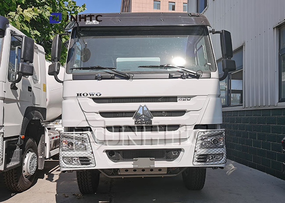 トラックSinotruk Howo 6x4を振りかける20m3水漕