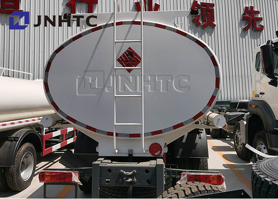 Sinotruk Howoの燃料タンクのトラック6x4 20000l 25000リットル