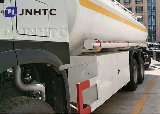 Sinotruk Howoの燃料タンクのトラック6x4 20000l 25000リットル