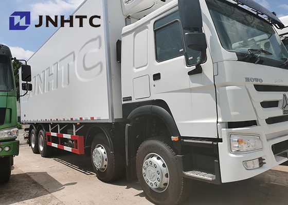 Sinotruk HOWOの生鮮食品はヴァンTruck軽量8x4を冷やした