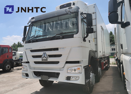 Sinotruk HOWOの生鮮食品はヴァンTruck軽量8x4を冷やした