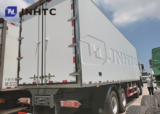 Sinotruk HOWOの生鮮食品はヴァンTruck軽量8x4を冷やした