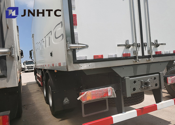 Sinotruk HOWOの生鮮食品はヴァンTruck軽量8x4を冷やした