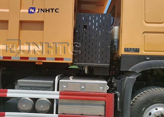 道掃除人の除雪機の小型トラックSinotruk Howo 371hp 300L