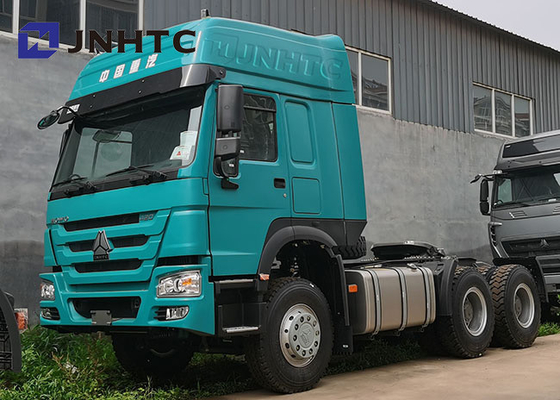 Sinotruk HOWOの緑のダンプカー トラック6X4 420HPのディーゼル燃料のタイプ