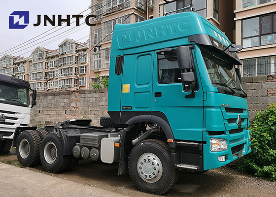Sinotruk HOWOの緑のダンプカー トラック6X4 420HPのディーゼル燃料のタイプ
