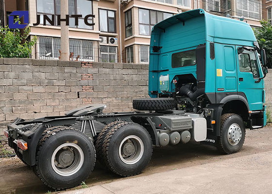 Sinotruk HOWOの緑のダンプカー トラック6X4 420HPのディーゼル燃料のタイプ