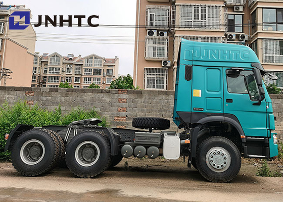 Sinotruk HOWOの緑のダンプカー トラック6X4 420HPのディーゼル燃料のタイプ