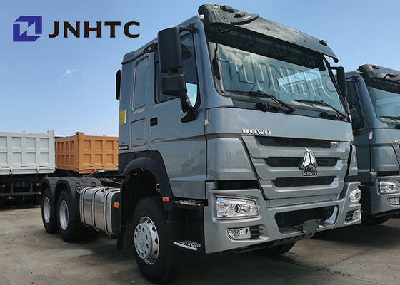 6x4 Sinotruk Howoの索引車ヘッド トラック25トンのトレーラーの371HP