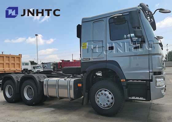 6x4 Sinotruk Howoの索引車ヘッド トラック25トンのトレーラーの371HP