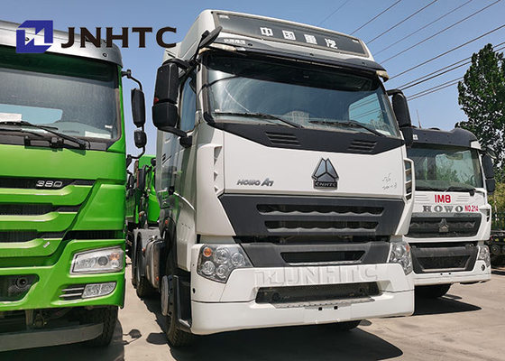 Sinotruck Howo 6x4のトラクターのトラックLHDのドライブの種類