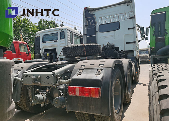 Sinotruck Howo 6x4のトラクターのトラックLHDのドライブの種類
