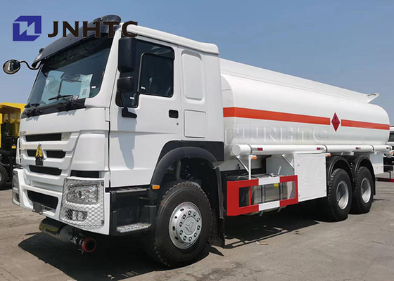 6x4 20000L 371Hp Sinotruk Howoの石油タンカーのトラックのディーゼル燃料