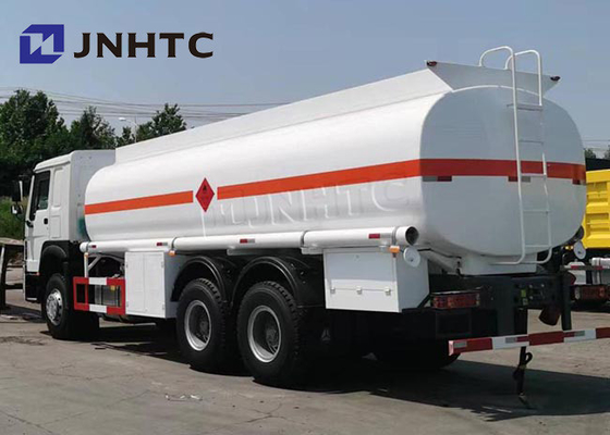 6x4 20000L 371Hp Sinotruk Howoの石油タンカーのトラックのディーゼル燃料