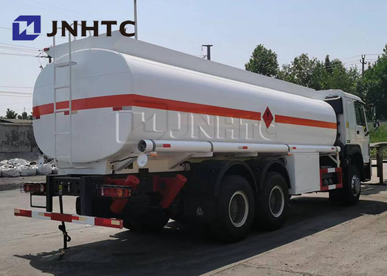 6x4 20000L 371Hp Sinotruk Howoの石油タンカーのトラックのディーゼル燃料