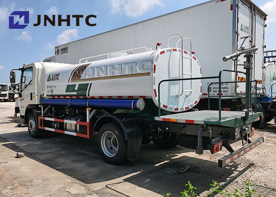 小型Sinotruk Howoのタンカー水トラック4x2 10cbm