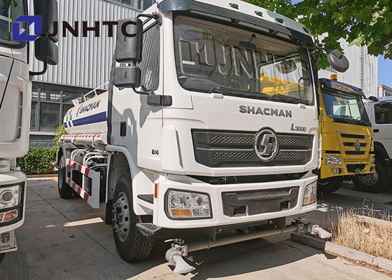 Shacman L3000のスプリンクラーは6x4を8000リットルの容積トラックで運ぶ