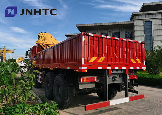 Sinotruck Howo 8x8 30t 13tクレーンが付いているすべての車輪ドライブ貨物トラック