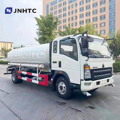 Sinotruck HOWOライト1000lスプリンクラーのトラック4X2水トラック タンク