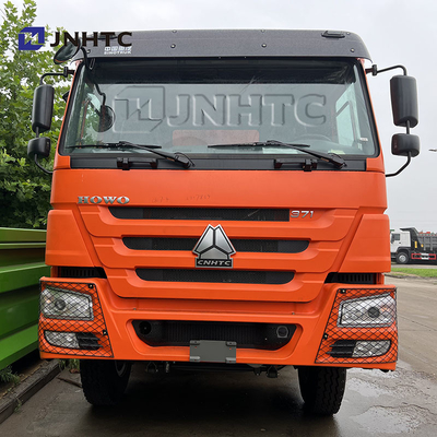 Sinotruck 371HP 頑丈なダンプ トラック HOWO 8X4 鉱山のダンプカー