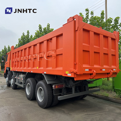Sinotruck 371HP 頑丈なダンプ トラック HOWO 8X4 鉱山のダンプカー