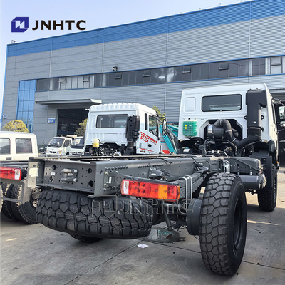 迅速な配達 SINOTRUK HOWO 4X4 貨物車 トランスミッション 重量 トラック シャーシ