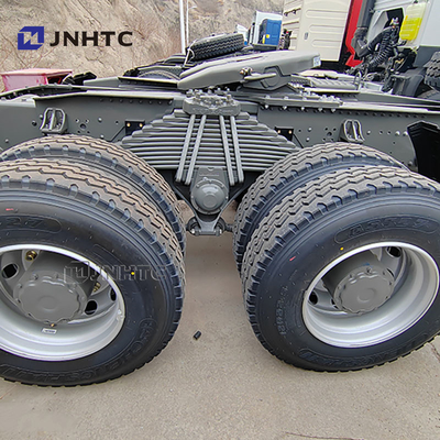SINOTRUK HOWO トラクター トラック 車 商用車 6X4 400HP 工場職員