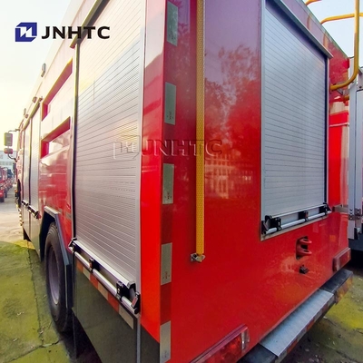 HOWO 4*4 消防車 HOWO 5000L 水泡タンカー 消防車 ミニ消防車