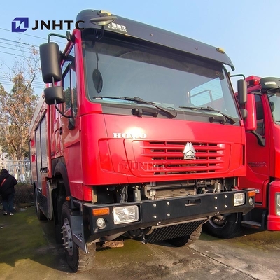 HOWO 4*4 消防車 HOWO 5000L 水泡タンカー 消防車 ミニ消防車