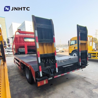 HOWO 破片トラック 4x2 5トンの掘削機 積載機 積載 トロー 破片トラック フラットベッド貨物トラック