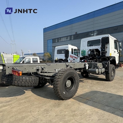 SINOTRUK HOWO 4X4 貨物車 トラック・チャッシー