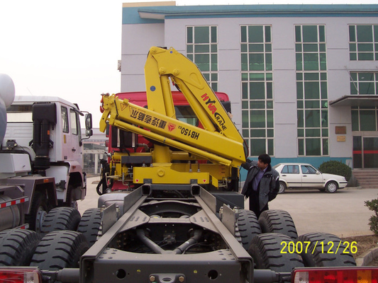 Sinotrukのトラクターのトラックはクレーンを取付けました装置336hp 6×4 XCMG12のトンが伸ばす