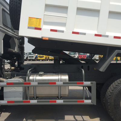 Sinotruk Howo7の中間の持ち上がる頑丈なダンプ トラック6x4 20m3 371hpの白色