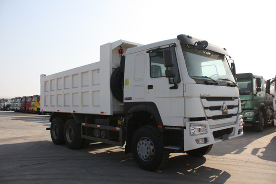 371HP Sinotruk Howo7の重いダンプ トラック20M3容量10はHW76小屋を動かします