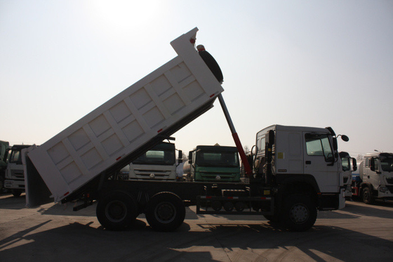 白い色のSinotruk Howo7の頑丈なダンプ トラック40T 20M3容量LHD HYVAの持ち上がること