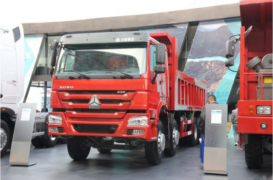 8x4 25-30M3 12の車輪のダンプ トラック50-60Tの負荷Capaicty Sinotruk Howo7モデル371hp