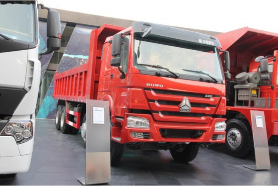 8x4 25-30M3 12の車輪のダンプ トラック50-60Tの負荷Capaicty Sinotruk Howo7モデル371hp