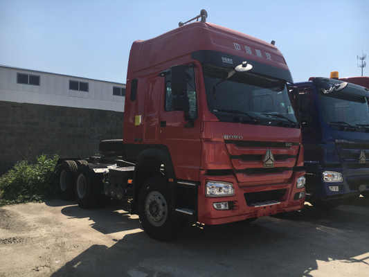 2人の眠る人が付いている371hp HW79の小屋のSinotruk Howo7のトラクターの索引車のトラック