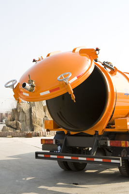 Sinotruk 4x2 160馬力真空の下水の吸引のトラック10 CBMクリーニングのための1台のベッド